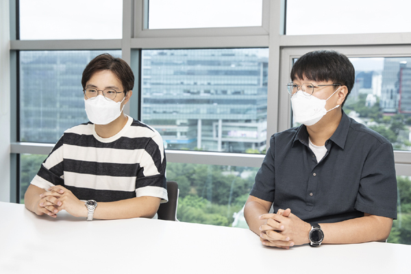 [넥슨 장현철 코노스바 마케팅팀장, 최용준 코노스바 사업팀장]