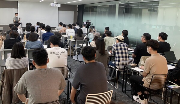 문피아 아카데미 판타지 클래스 지난 5기 강의 진행 모습. 사진=문피아