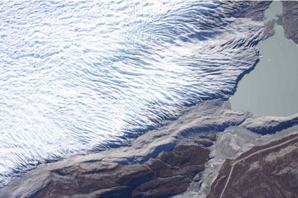 에이엠피의 기상관측용 드론으로 1.5km 상공에서 촬영한 러셀빙하. 사진=과학기술정보통신부