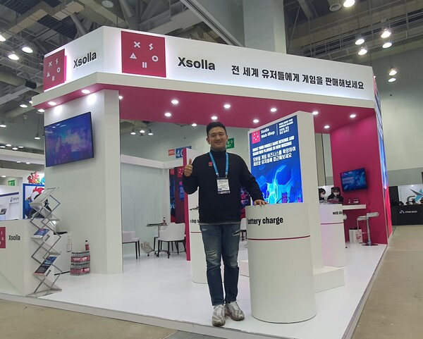 지스타2021 B2B 부스에서 만난 이주찬 엑솔라 아시아 총괄지사장. 사진=박명기