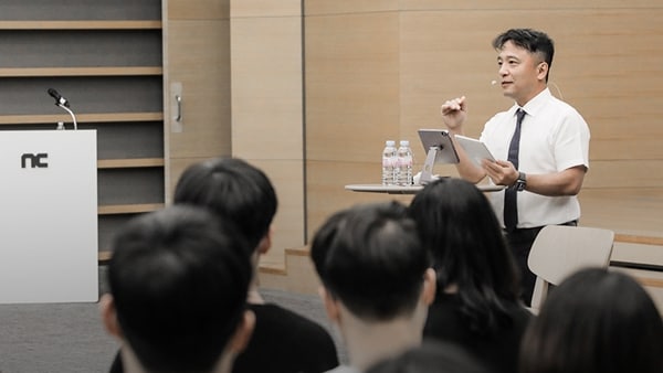 김택진 엔씨소프트 대표가 최근 신입사원들과 가진 소통의 자리에서 회사의 비전을 메타버스라고 설명했다. 사진=엔씨 블로그