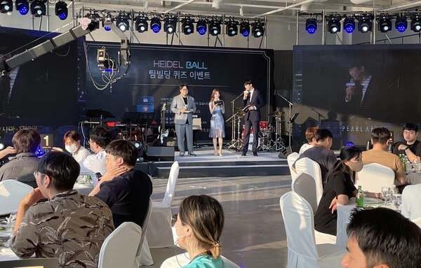 - 퀴즈쇼, 주사위 게임, 달고나 게임 등 이벤트가 끊임없이 진행됐다