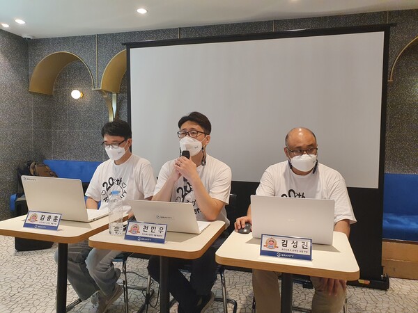 (좌측부터) 김종훈 개발 PM, 전민우 개발 총괄 PD, 김성진 사업 PM