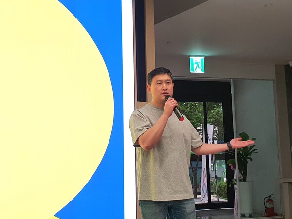 조효협 리드가 OGN의 비전에 대해 설명하고 있다