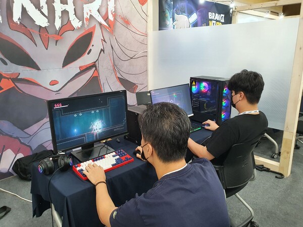 수리검을 이용한 스피드 액션 게임 번지의 '이나리'