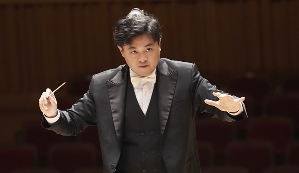 - 정나라 경기필하모닉 지휘자