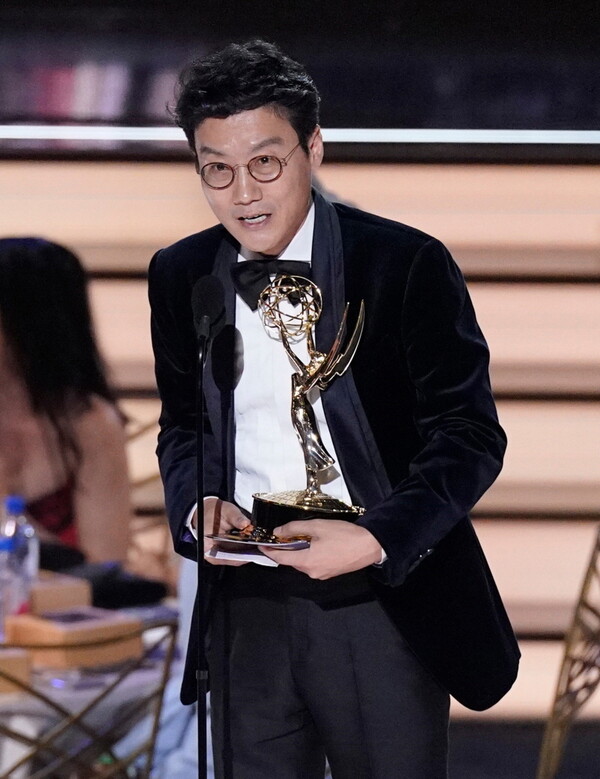 황동혁 감독이 에미상 감독상을 수상했다. 사진=에미상 홈페이지