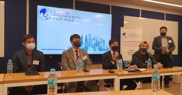 마이클 쿠 DPA 사무총장이 보고서를 발표하고 있다. 사진=박명기