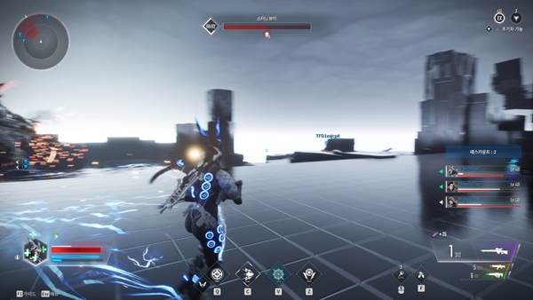 ④ 거대 보스와 협력 플레이