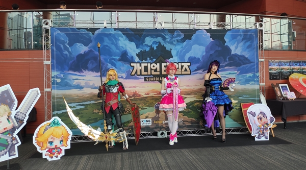 - 고퀄리티 코스프레가 행사의 퀄리티를 높여줬죠