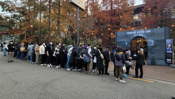 아침 일찍 많은 지휘관들이 현장 이벤트를 위해 모였다