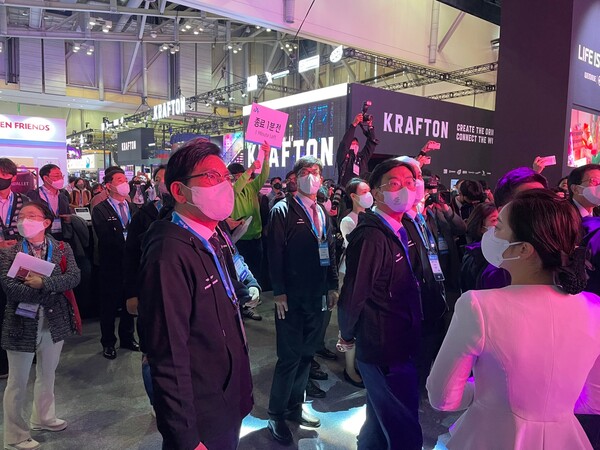 - 오프닝 이후 VIP 투어가 이어졌다