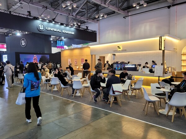 - 카페테리아도 마련돼 있다