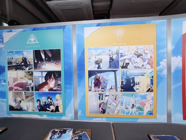 - 학교 식당 비슷한 분위기를 자아낸다