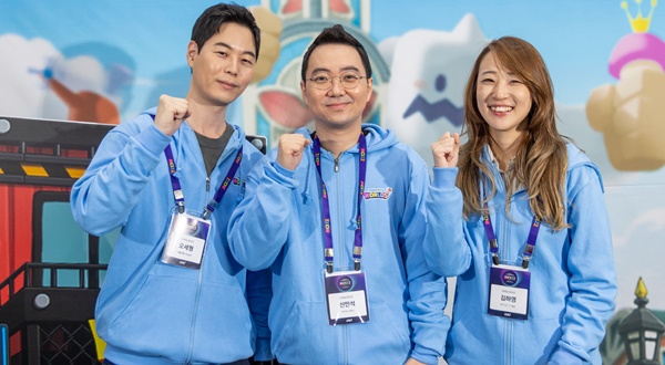 - 오세형 사업실장, 신민석 디렉터, 김하영 팀장