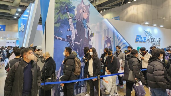 - “게임 속 풍경을 자아내는 부스에서 팬들과 즐거운 추억을 남겨”