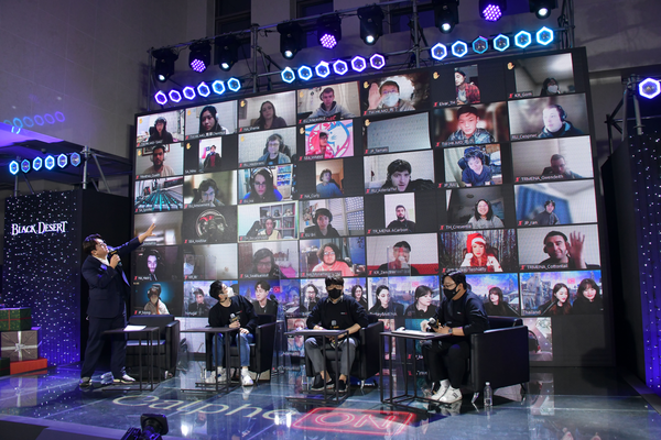 온라인으로 진행된 2021년 칼페온 연회에서 사전에 선정된 글로벌 이용자들은 캠을 켜고 참여했다.