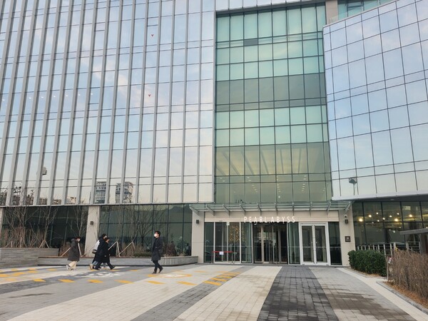 - 기자도 처음 방문한 펄어비스 신사옥 ‘홈 원’