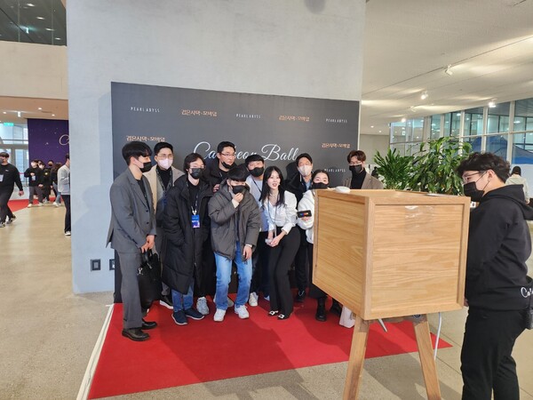 - 다같이 찰칵!!