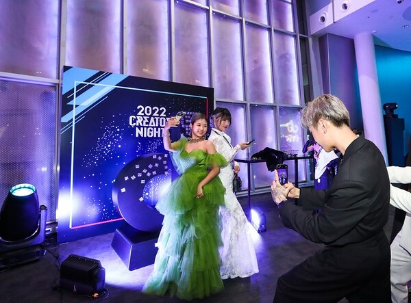 크리에이터 케지민(좌) 댄서소나(우)