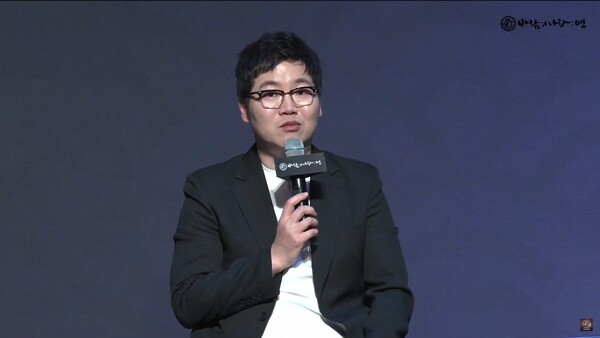 - 김동현 디렉터