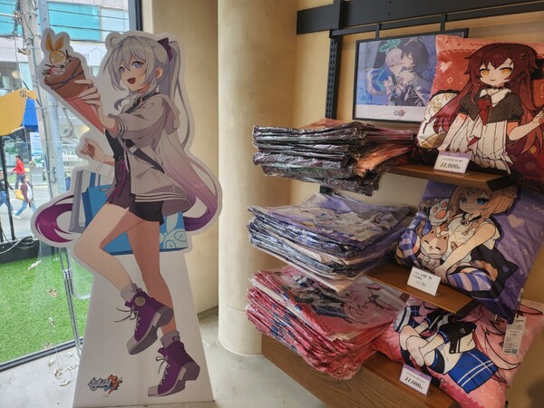 - 크레페 한 입 할래?