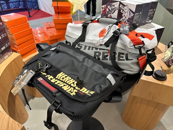 - 실제 착용샷은 이 쪽에 가깝다