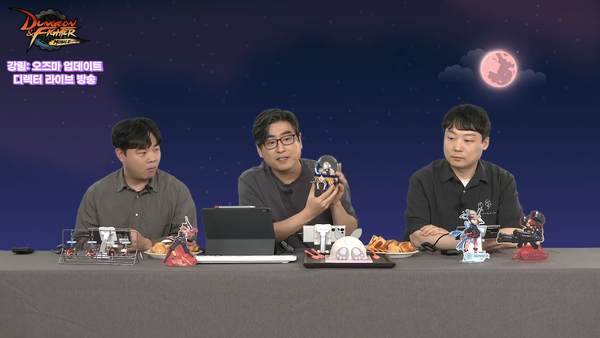 - 박진혁 기획자, 옥성태 총괄 디렉터, 고민용 콘텐츠 총괄