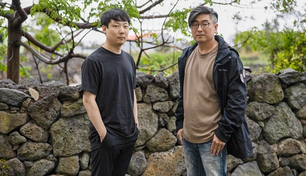 - 고민용 네오플 던파모바일 부실장, 옥성태 네오플 던파모바일 디렉터(오른쪽)