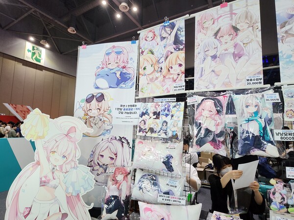 - 굿즈 퀄리티가 상당하다 