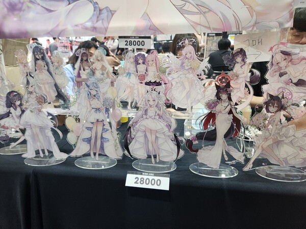 - 웨딩 콘셉트의 아크릴 스탠드 