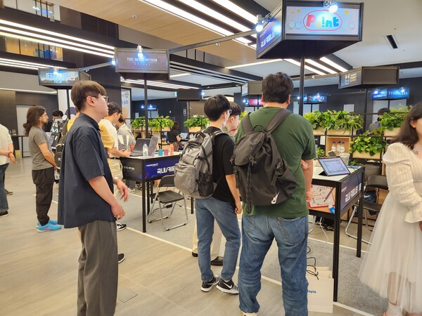 - 국내 다양한 인디게임을 체험해볼 수 있다