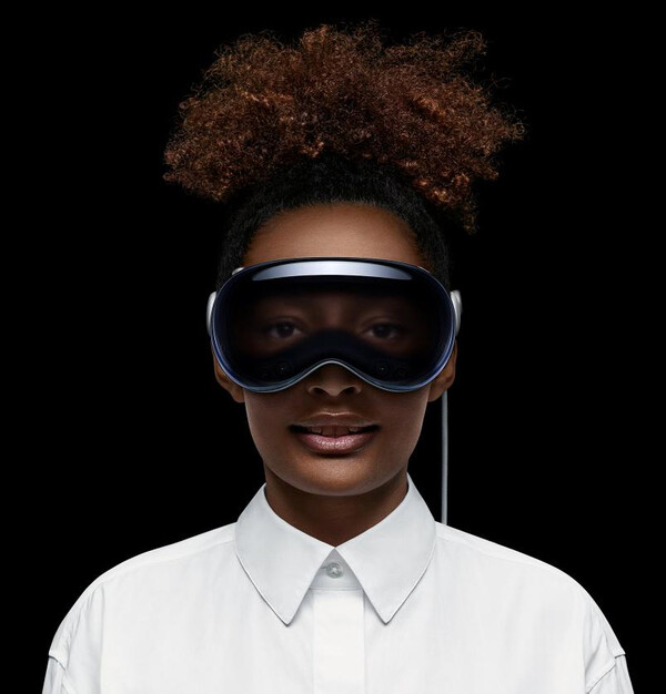 세계 연례 개발자 회의(WWDC)에서 첫 공개된 MR 헤드셋 '비전 프로'. 사진=애플 홈페이지