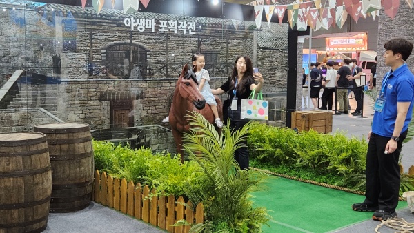 - 애기야 커서 검은사막 할거지?