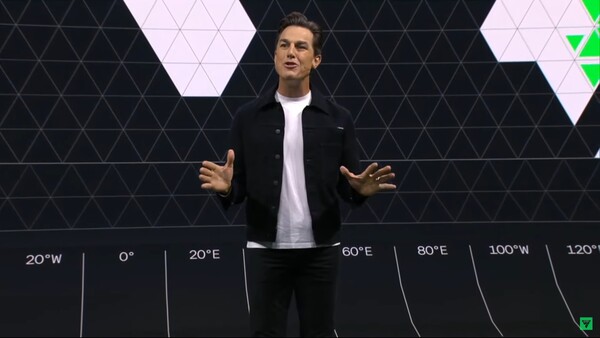 - 앤드류 윌슨 EA CEO