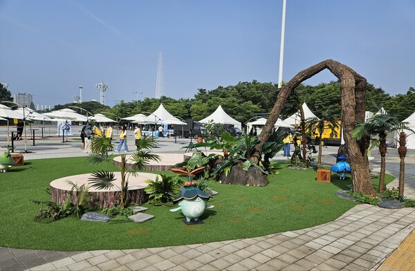 - 아란나가 깜찍한 바나라나 테마 포토존