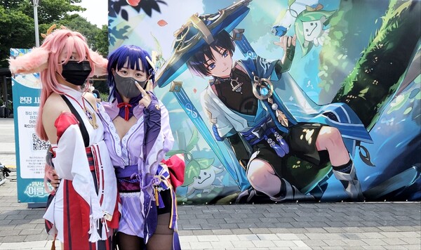 - 인기가 많았던 캐릭터 일러스트 대형 포토월