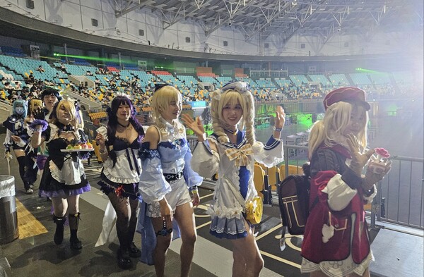 - 손에 닿을 듯한 거리