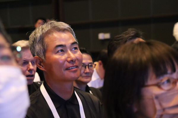 - 개막식에 참석한 장현국 위메이드 대표