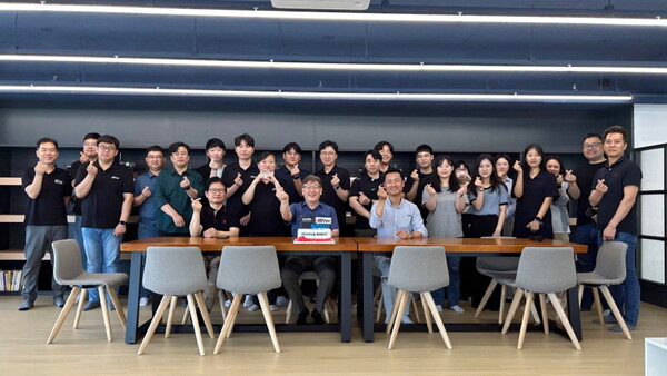 창립 50주년을 맞은 하이텍이 전직원이 조촐한 축하연을 가졌다. 사진=하이텍