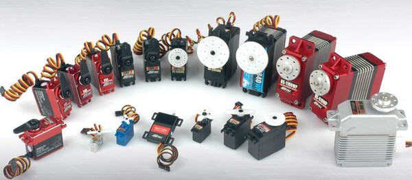 하이텍의 소형 서보모터들. 사진=하이텍 홈페이지