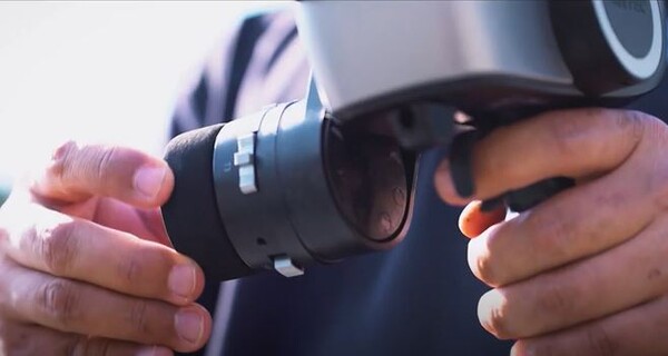 무선조정 래디오 컨트롤러. 사진=하이텍 유튜브