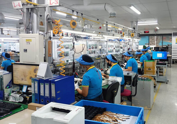 하이텍의 필리핀 법인 공장의 제조 모습. 사진=하이텍