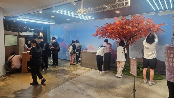 - 미니 게임존에서 다양한 게임을 체험할 수 있다