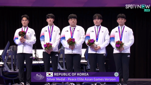 - '스포르타' 김성현(좌측부터), '씨재' 최영재, '파비안' 박상철, '비니' 권순빈, '티지' 김동현