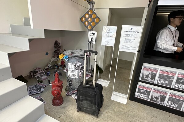 - 뉴욕 감성 소품들이 인상적이다