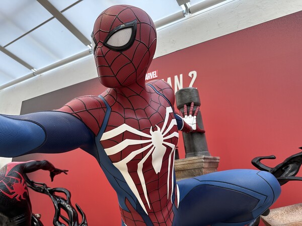 - 블랙 스파이더맨도 있었으면 좋았을 텐데