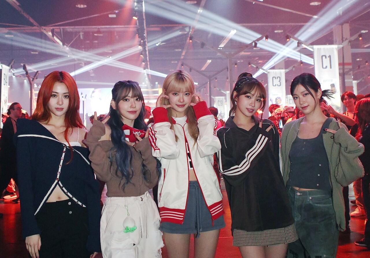 - 블리츠컨 2023 현장의 르세라핌(출처: 쏘스뮤직)