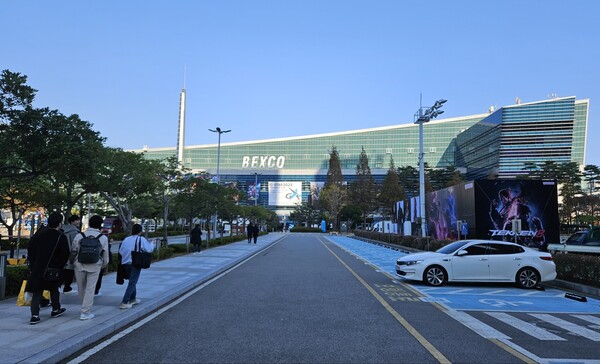 - 가장 먼저 마주한 것은 반다이남코 부스였습니다