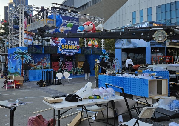 - 소닉과 친구들은 대롱대롱 매달리느라 바빠 보이더라고요